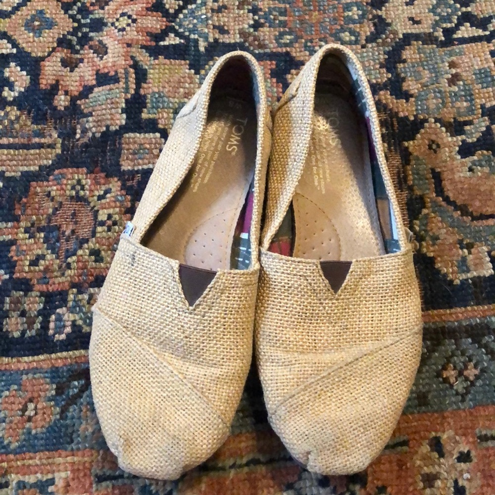 Toms burlap
